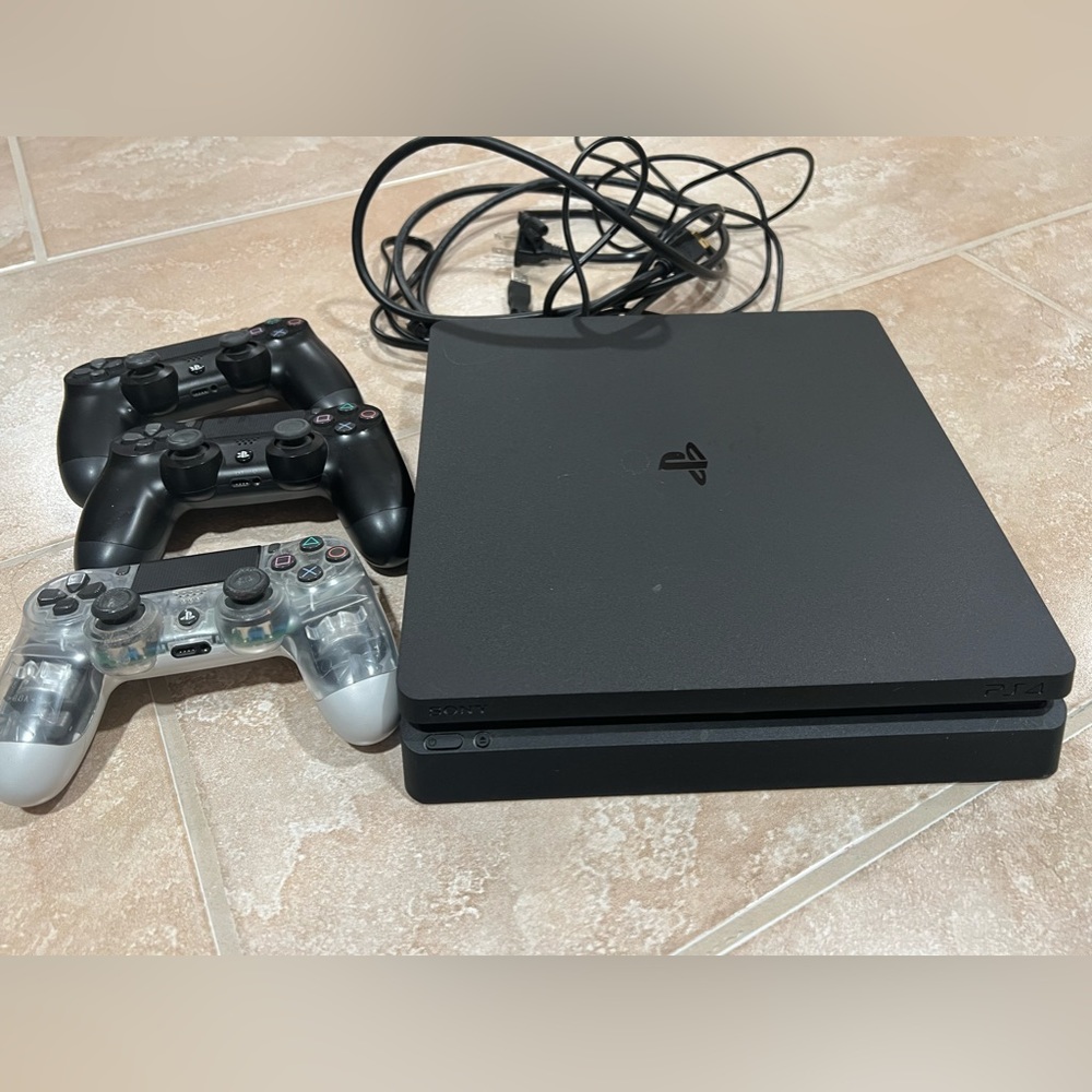 PlayStation 4 like brand new